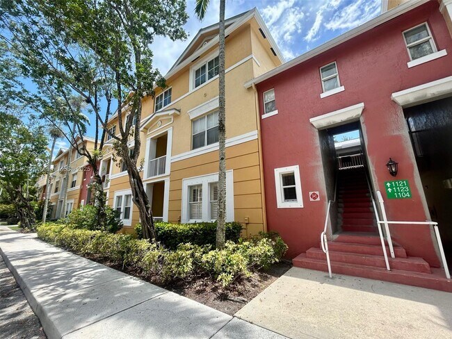 Building Photo - 1104 Shoma Dr