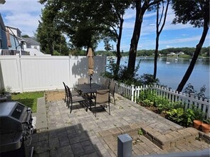 Building Photo - 103 Arnolds Neck Dr