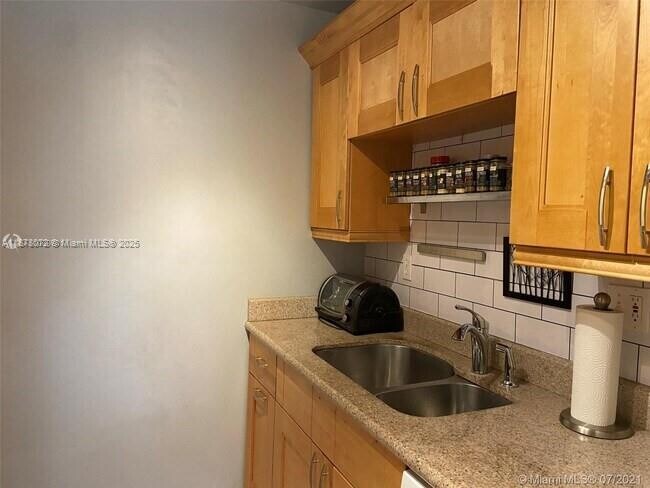Building Photo - 4133 NW 88th Ave