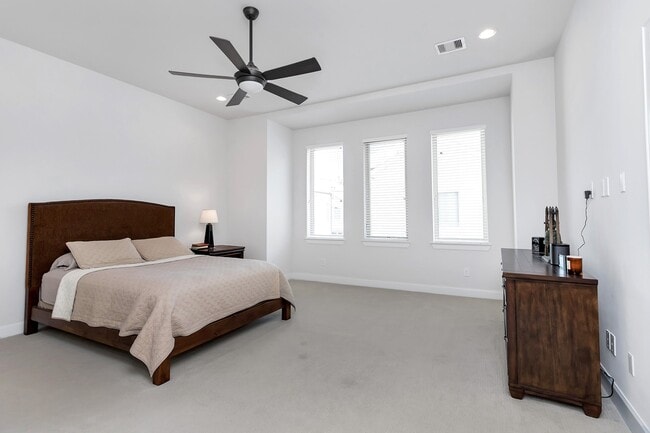 Building Photo - 1221 Bonner St