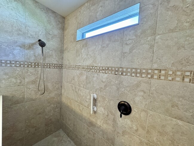 Building Photo - 9418 Greyhawk Trl