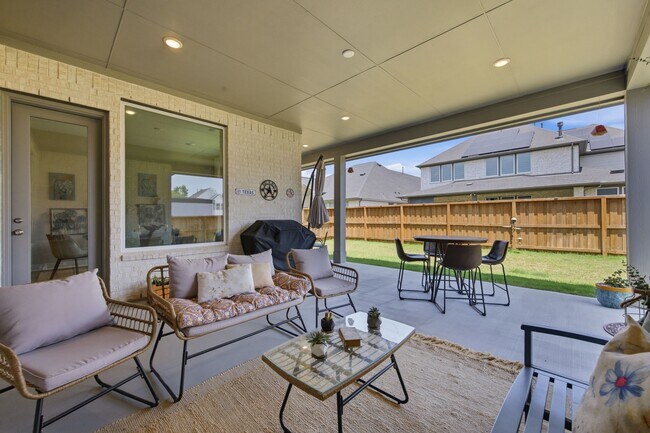 Building Photo - 28065 Willow Gln Dr