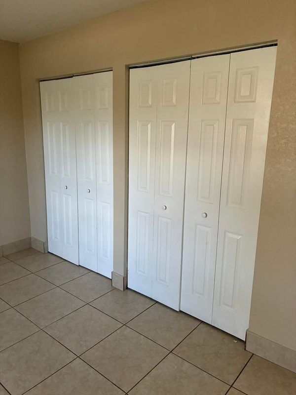 Building Photo - 1420 Barton Rd