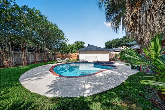 Building Photo - 3910 Chile Dr