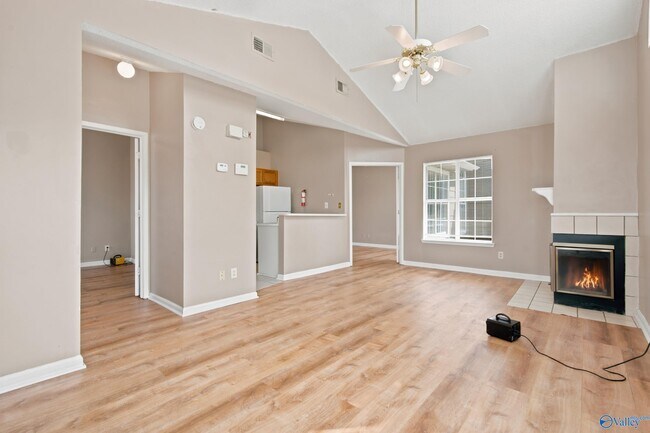 Building Photo - 104 Waters Edge Ln