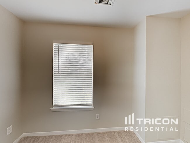 Building Photo - 21147 Sprouse Cir