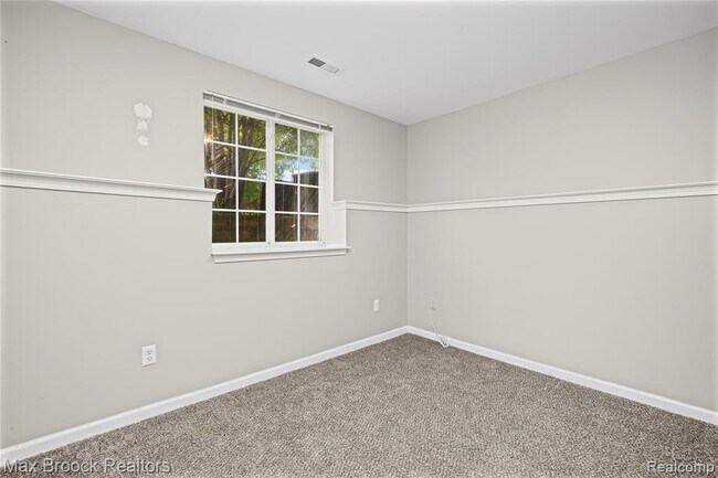 Building Photo - 1071 Beaver Run