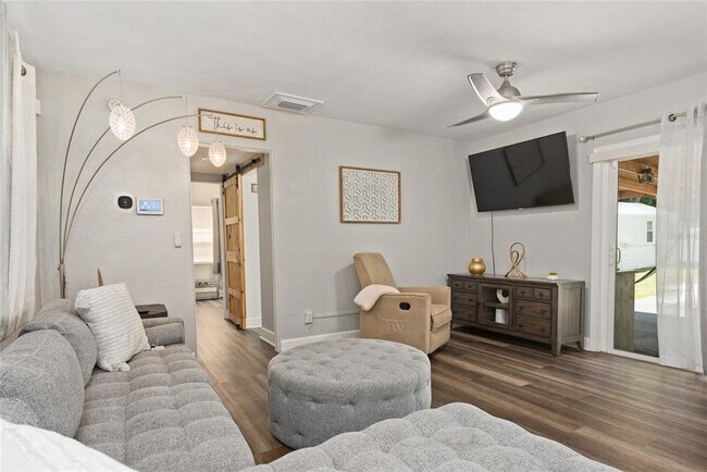 Building Photo - 6045 Sage Dr