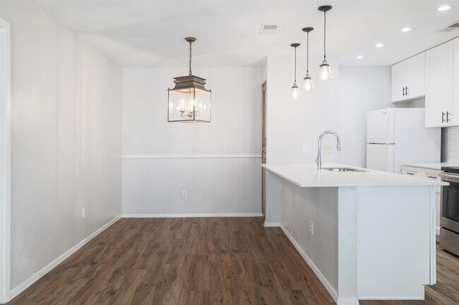 Building Photo - 10616 Mellow Meadow Dr