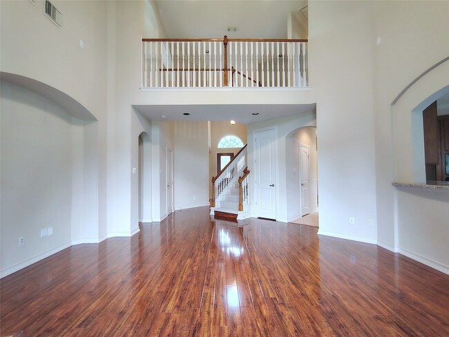 Building Photo - 5606 Grandwood Ln