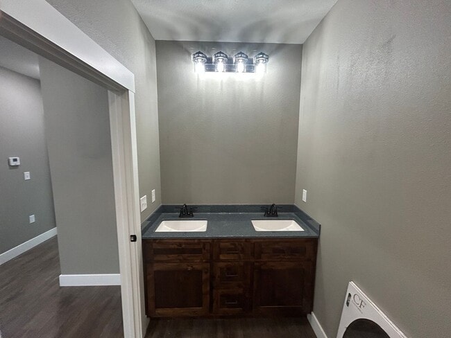 Building Photo - Italian Estates Property Management