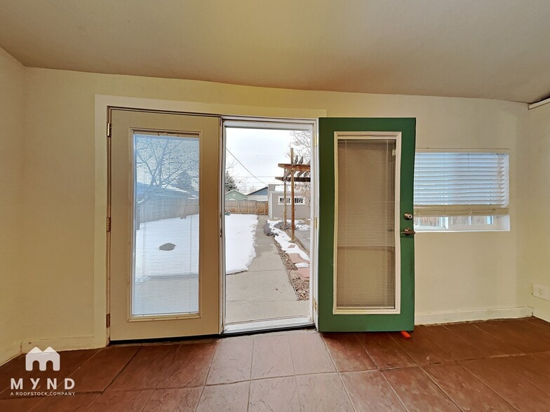 Building Photo - 4465 Meade St