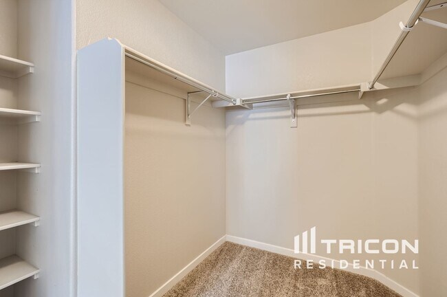 Building Photo - 5398 Chantry Dr