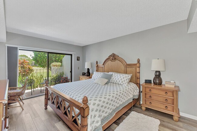Building Photo - Welcome to your Heatherwood Heaven