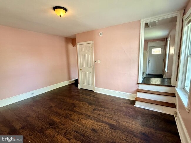 Building Photo - 400 W 3rd St