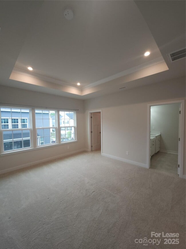 Building Photo - 112 August Ln