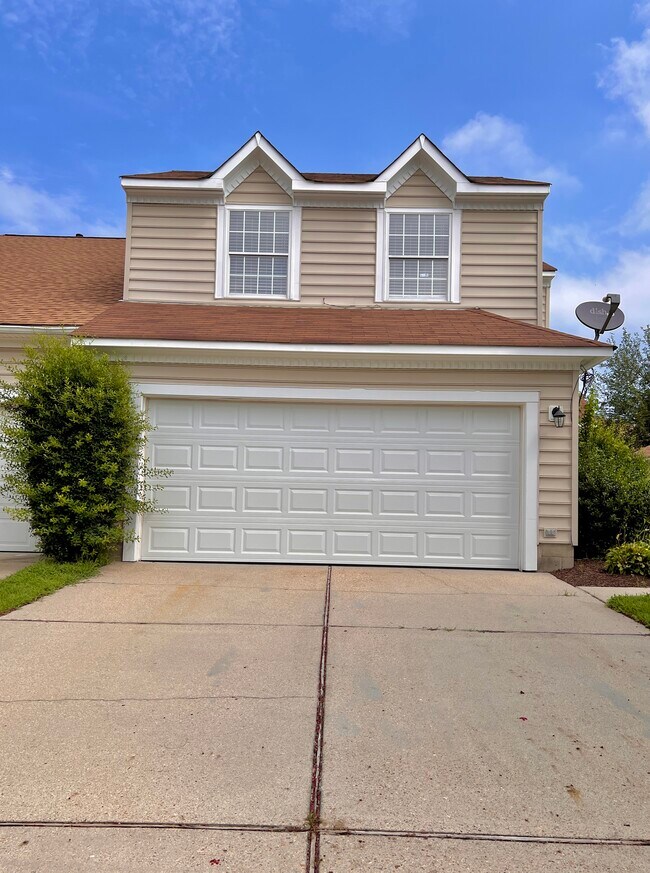 Primary Photo - 6223 Cambridge Dr