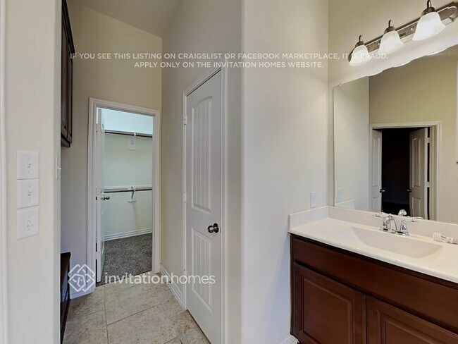 Building Photo - 3302 Clover Trace Dr