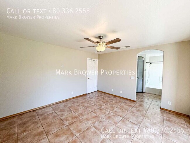 Building Photo - 566 S Esmeralda