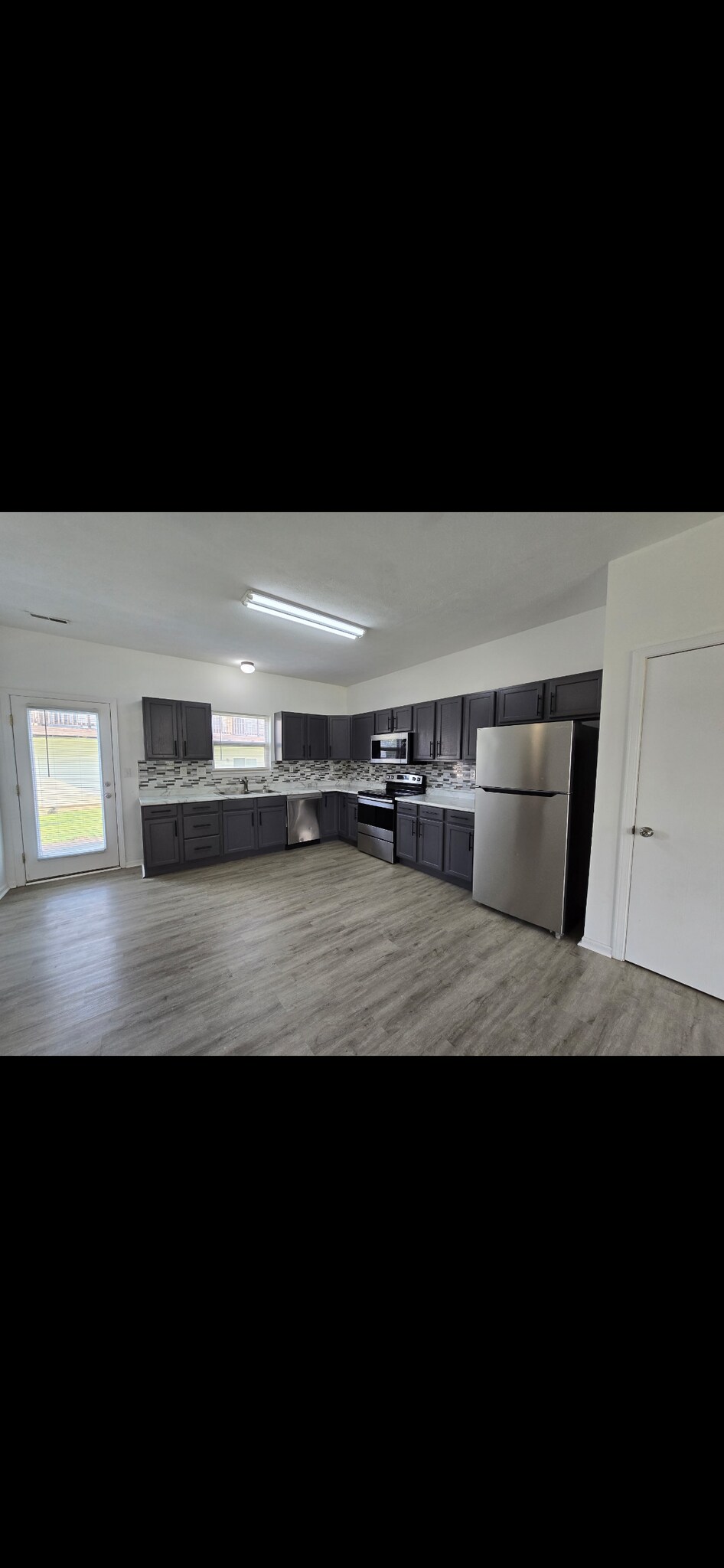 Building Photo - 3401 Wyndham Way
