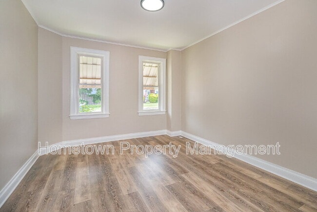 Building Photo - 303 Ridge Ave