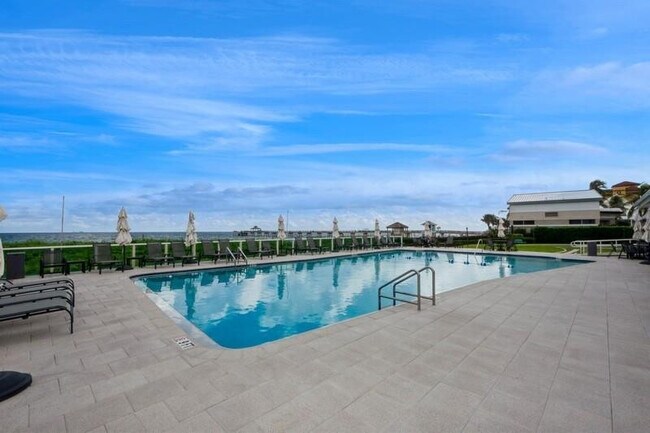 Building Photo - 333 NE 21st Ave