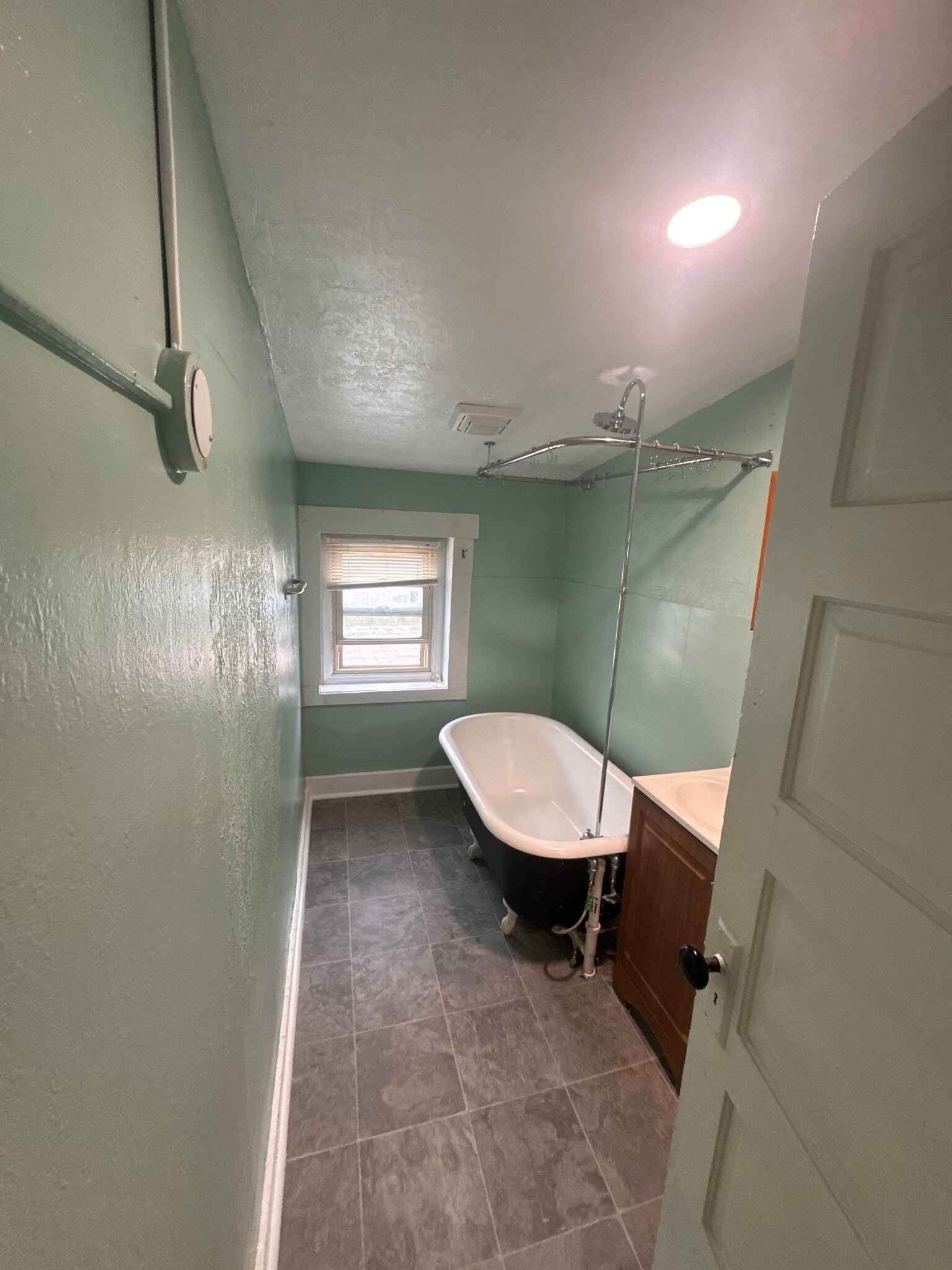 Building Photo - 428 S 2nd St