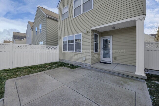 Building Photo - 5635 Holly River Ave