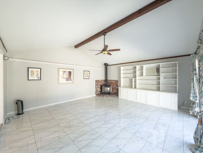 Building Photo - 1094 Manzanita Ave