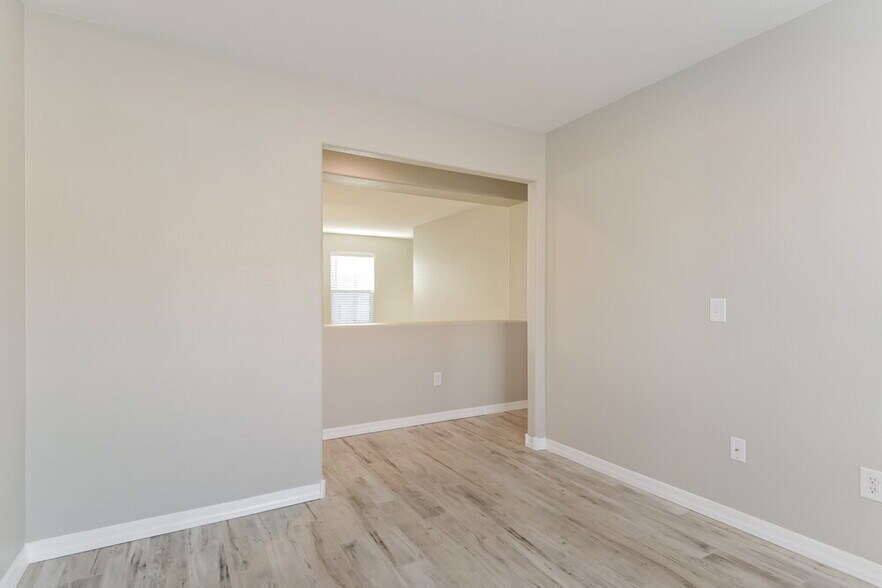 Building Photo - 1123 W Calle Del Libro Dorado