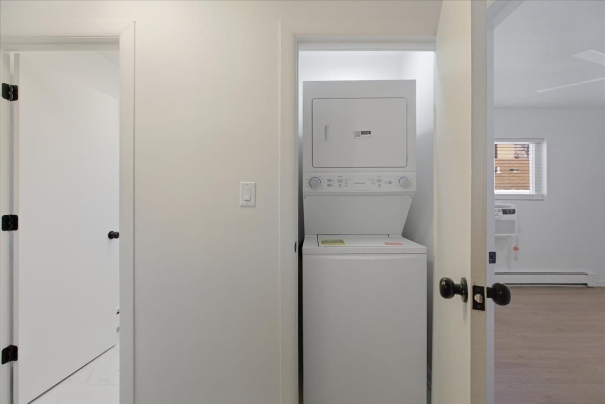 Building Photo - 7357 N Winchester Ave