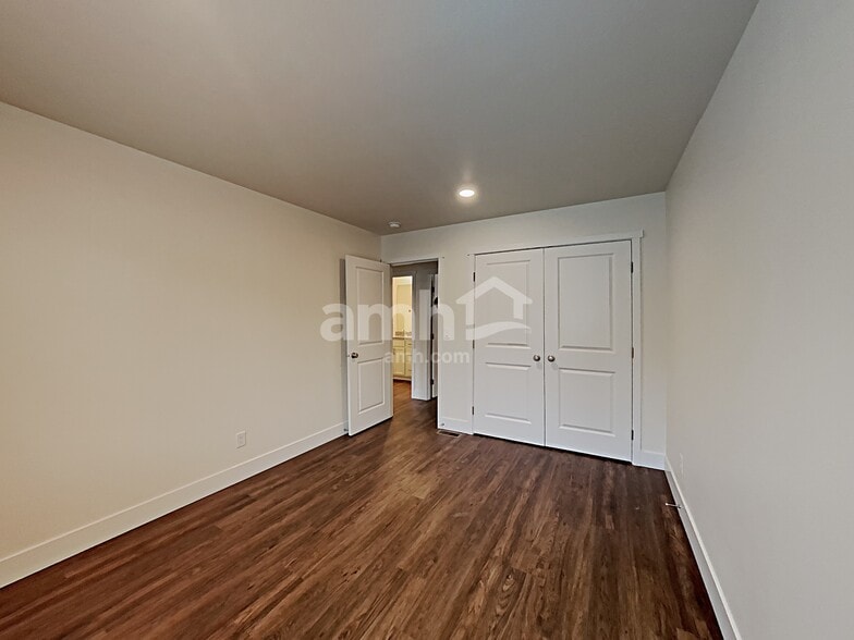 Building Photo - 12401 83rd Ave E