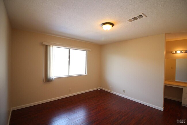 Building Photo - 1216 Dana Dr