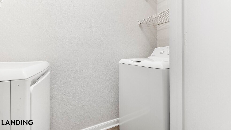 Building Photo - 9835 Fredericksburg Rd