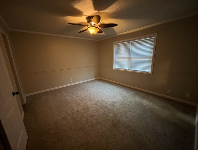 Building Photo - 3BR/2BA Home