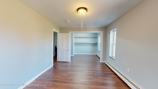 Building Photo - 16 Bailey St