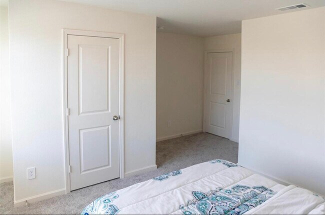 Building Photo - 1609 Shadow Hawk Dr