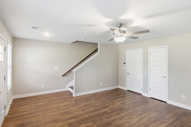 Building Photo - 632 Parkvue Pl Dr