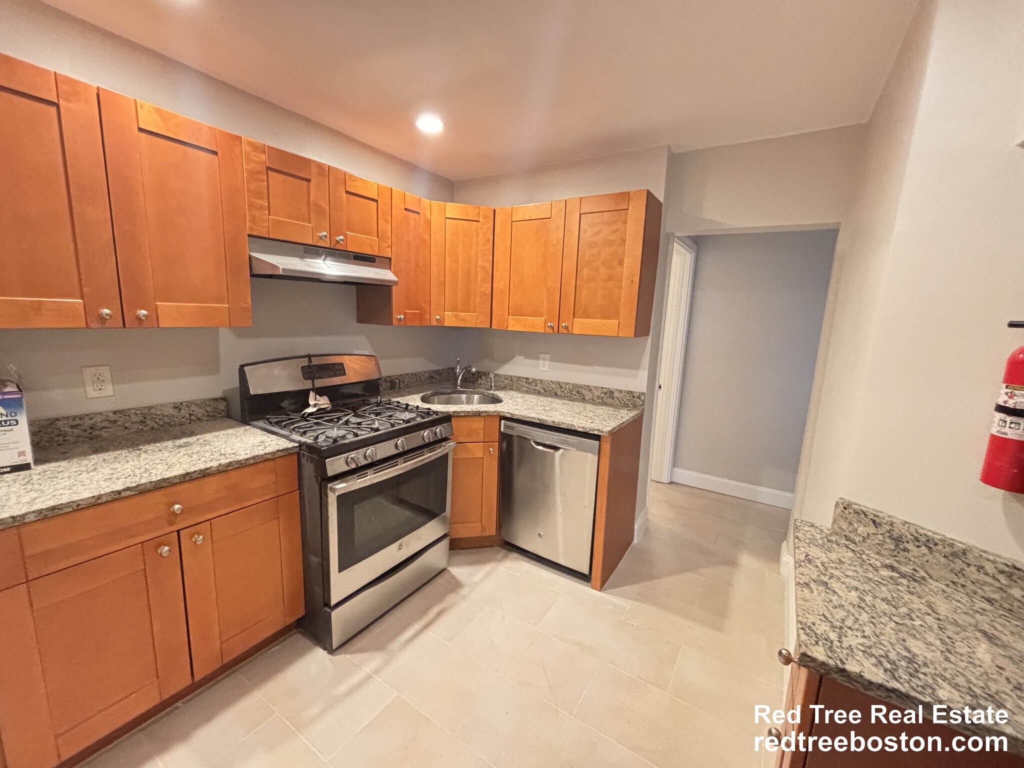 Building Photo - 76 Egmont St