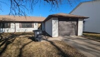 Building Photo - Everything on one level in West End duplex