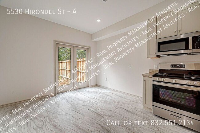 Building Photo - 5530 Hirondel