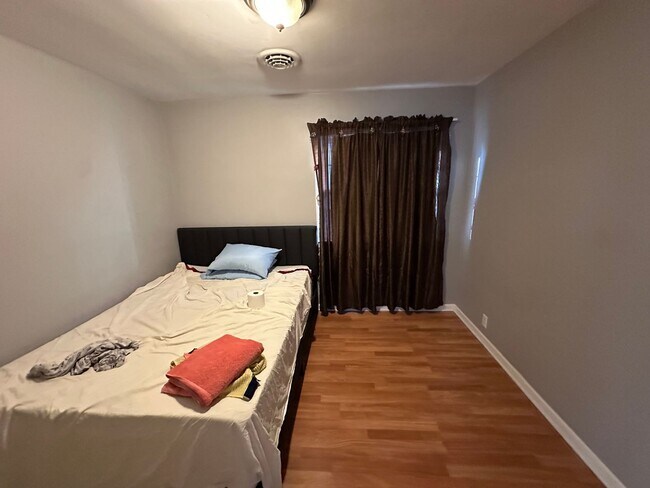 Building Photo - 1505-1505A S 3rd St. (Duplex)