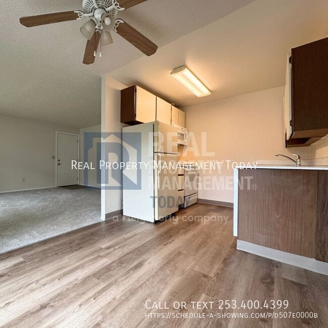 Building Photo - 1408 Josephine Ct SE