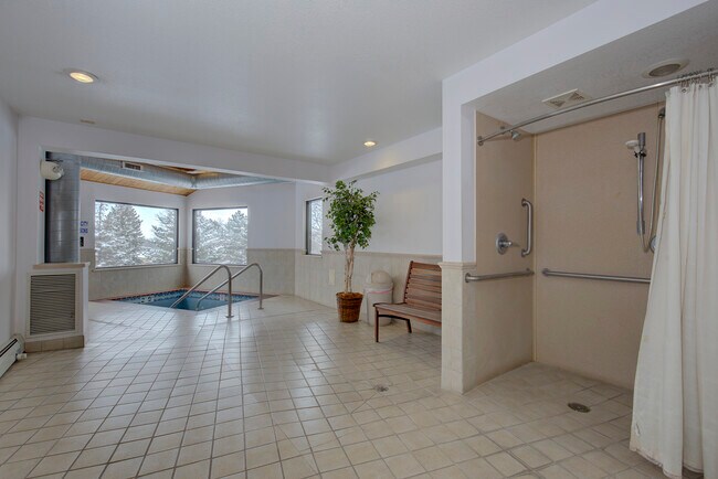 Building Photo - 4350 Trenton Ln N