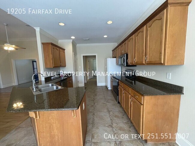 Building Photo - 19205 Fairfax Dr