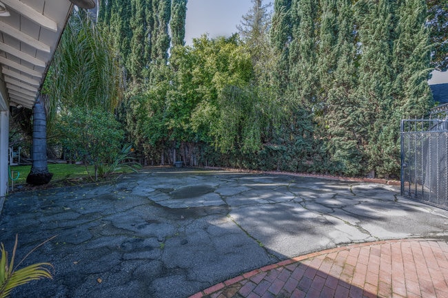 Building Photo - 832 Coolidge Dr