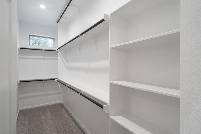 Building Photo - 529 Longleaf Pine Dr