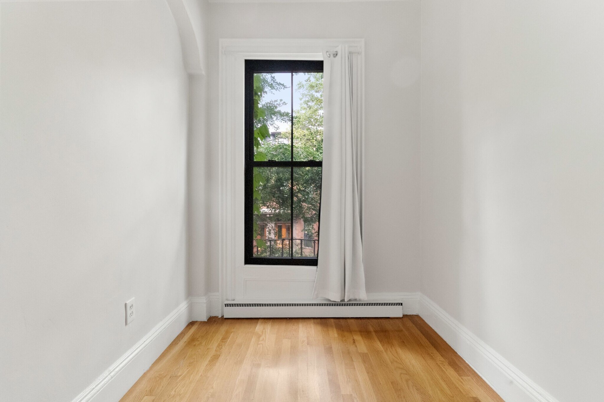 Building Photo - 182 W Brookline St