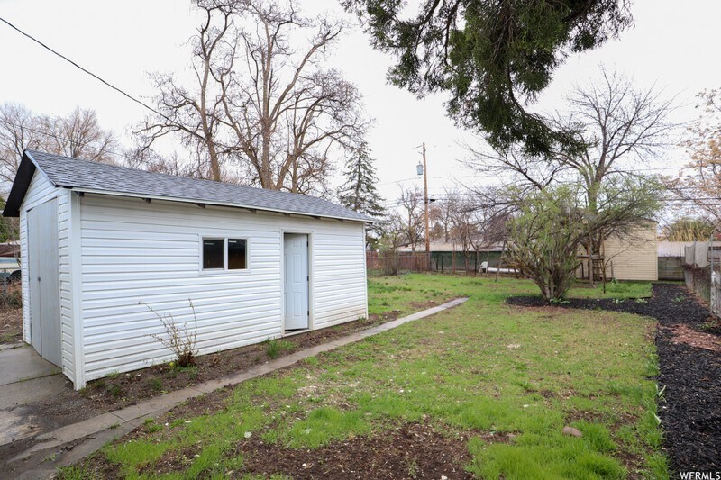 Building Photo - 948 E Atkin Ave