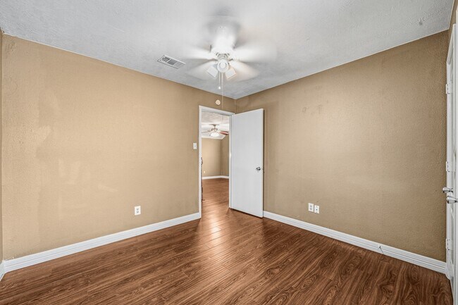 Building Photo - 11510 Pagoda Dr